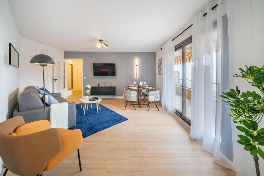 Monte Carlo Monaco Border, Swimming Pool, Parking, View, Terrace Appartement *